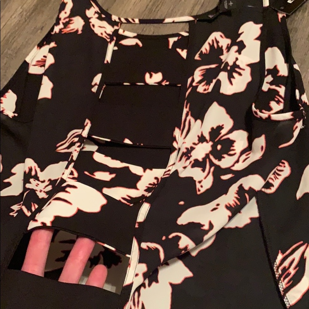 Express Tank Top - Picture 3 of 3